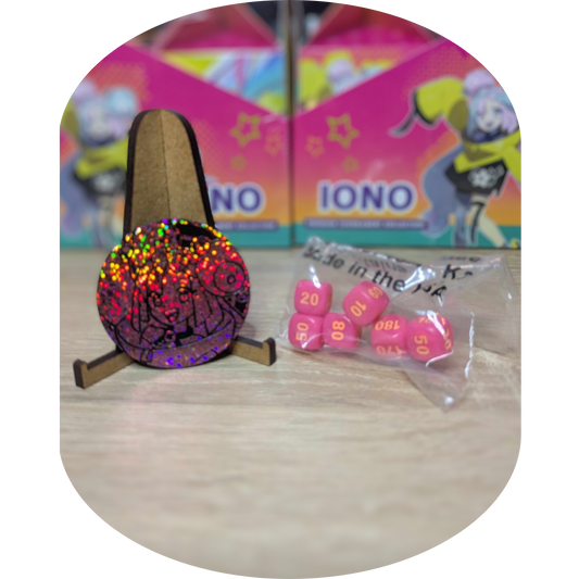 Iono Coin - Pokemon-Mønt + Terningesæt - Lyserød (Flip Coin/Badge/Emblem/Dice)